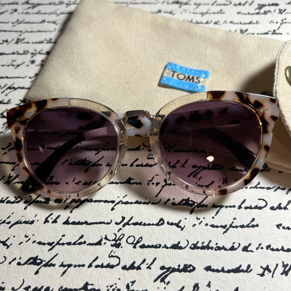 Tom’s Sunglasses - Like New - Picture 3 of 4